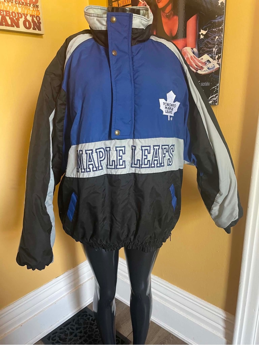 Vintage Y2K 90s Toronto Maple Leafs Blue & Black Pullover Jacket NHL Apparel